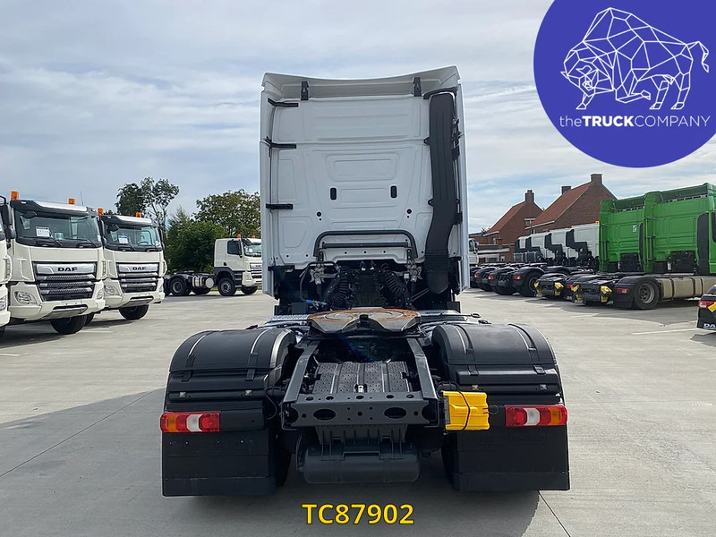 Mercedes-Benz Actros 1845 - Sattelzugmaschine: das Bild 4 Mercedes-Benz Actros 1845 - Sattelzugmaschine: das Bild 4