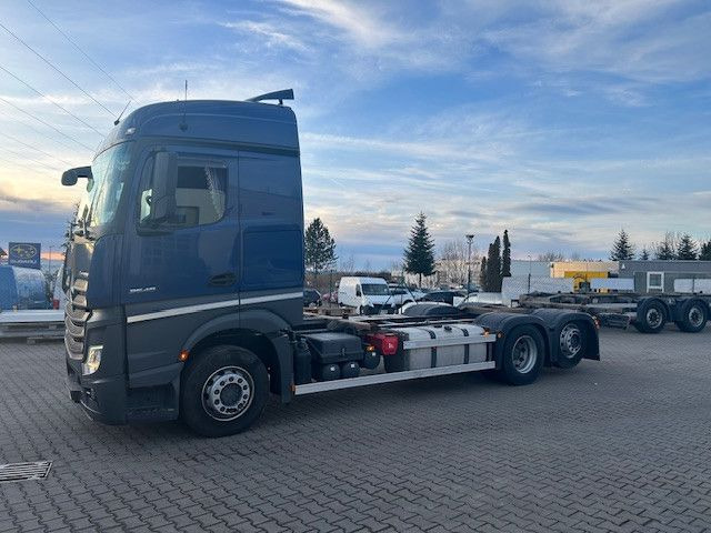 Mercedes-Benz 2548 Mercedes-Benz 2548 - Containerwagen/ Wechselfahrgestell LKW: das Bild 2 Mercedes-Benz 2548 Mercedes-Benz 2548 - Containerwagen/ Wechselfahrgestell LKW: das Bild 2