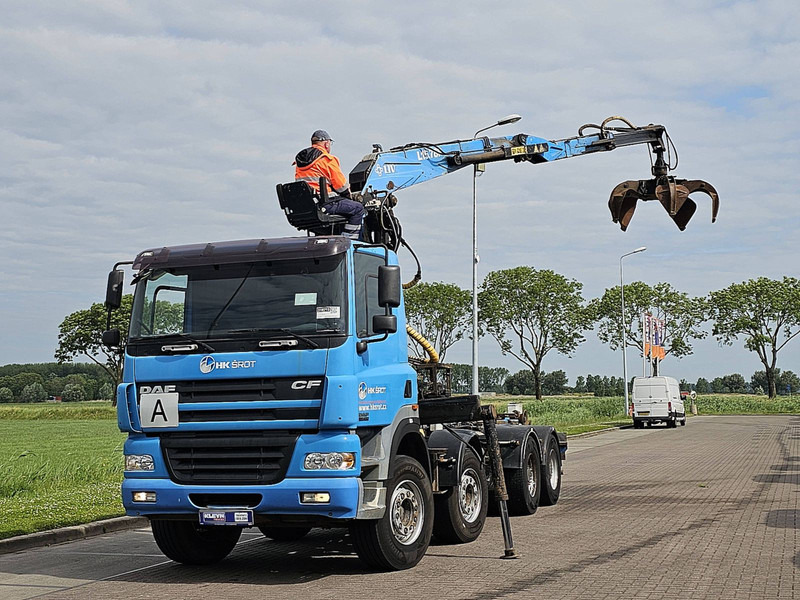 DAF CF 85.430 - Abrollkipper, Autokran: das Bild 2 DAF CF 85.430 - Abrollkipper, Autokran: das Bild 2