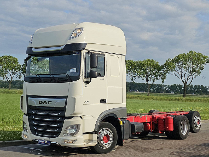 DAF XF 480 SSC 6X2 FAR INTARDER - Fahrgestell LKW: das Bild 2 DAF XF 480 SSC 6X2 FAR INTARDER - Fahrgestell LKW: das Bild 2