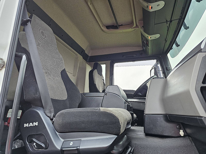 Koffer LKW MAN 26.420 TGS 6X2-4 LL LIFT ISOBOX: das Bild 7