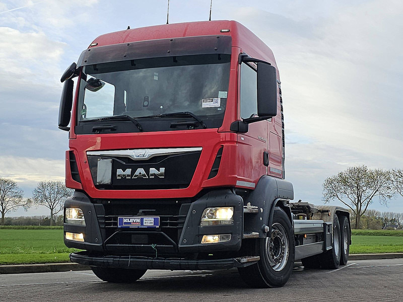 MAN 26.440 TGS - Abrollkipper: das Bild 1 MAN 26.440 TGS - Abrollkipper: das Bild 1