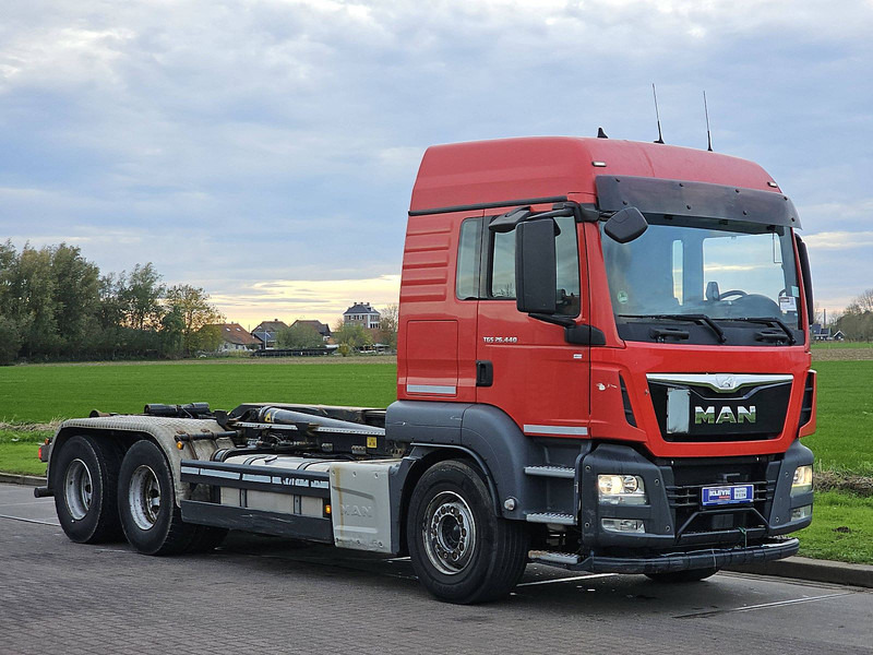 MAN 26.440 TGS - Abrollkipper: das Bild 5 MAN 26.440 TGS - Abrollkipper: das Bild 5