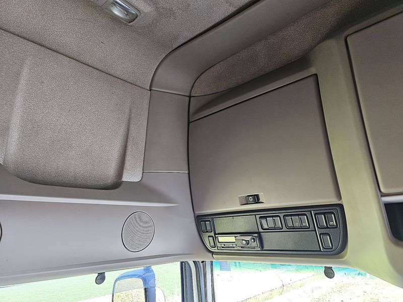 Sattelzugmaschine DAF XF 460 SSC MANUAL 2X TANK: das Bild 9