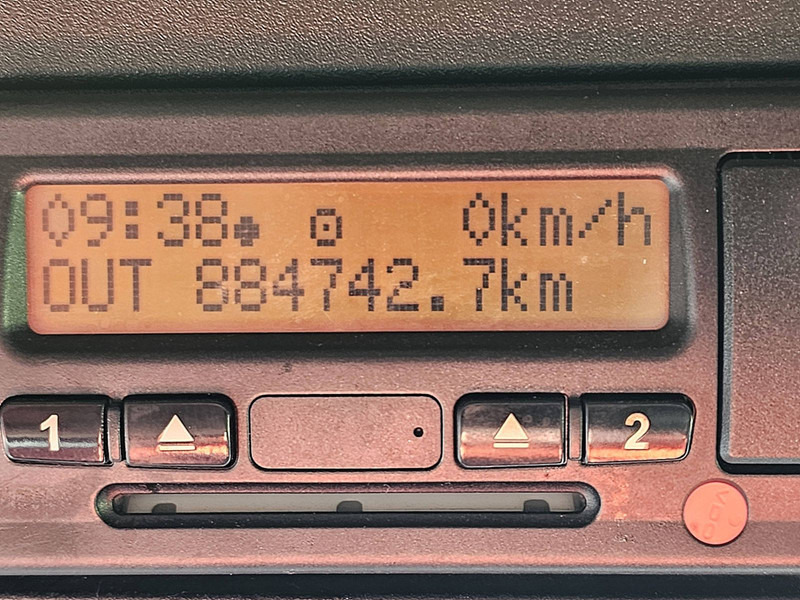 Sattelzugmaschine DAF XF 460 SSC MANUAL 2X TANK: das Bild 8