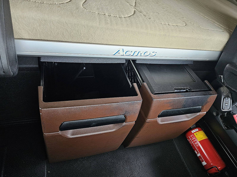 Sattelzugmaschine Mercedes-Benz ACTROS 1845 LS: das Bild 12