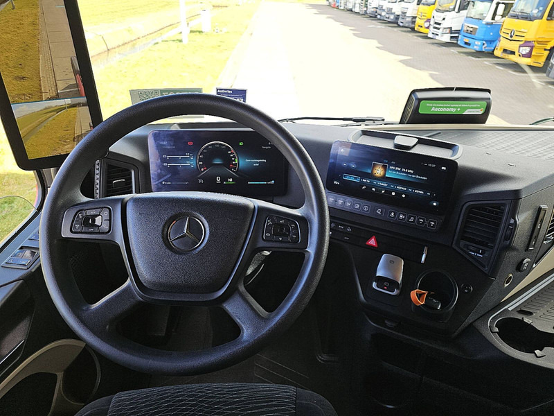 Innenraum Bild 1: Sattelzugmaschine Mercedes-Benz ACTROS 1848 LS MP5 GIGASPACE