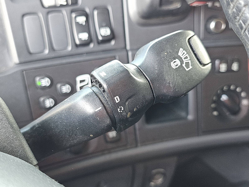 Pritsche LKW, Autokran Scania R490 HMF 6020: das Bild 11