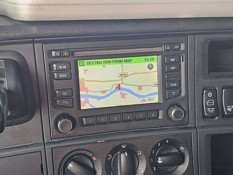 Pritsche LKW, Autokran Scania R490: das Bild 12