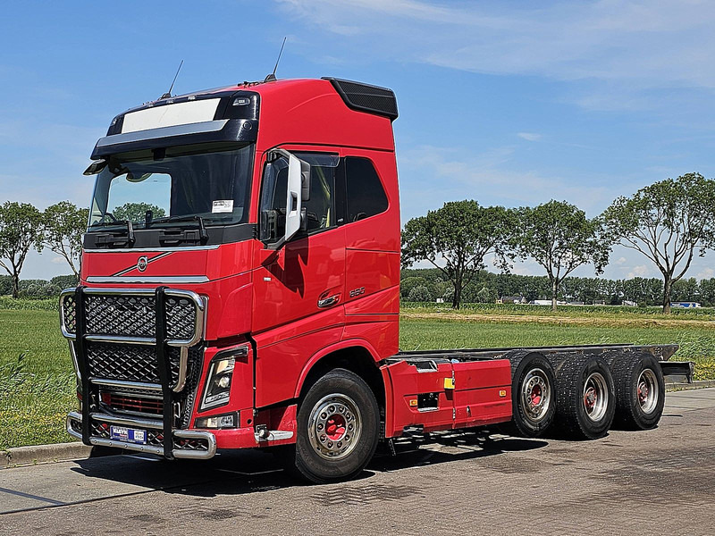 Volvo FH 650 8X4 RETARDER - Fahrgestell LKW: das Bild 2 Volvo FH 650 8X4 RETARDER - Fahrgestell LKW: das Bild 2