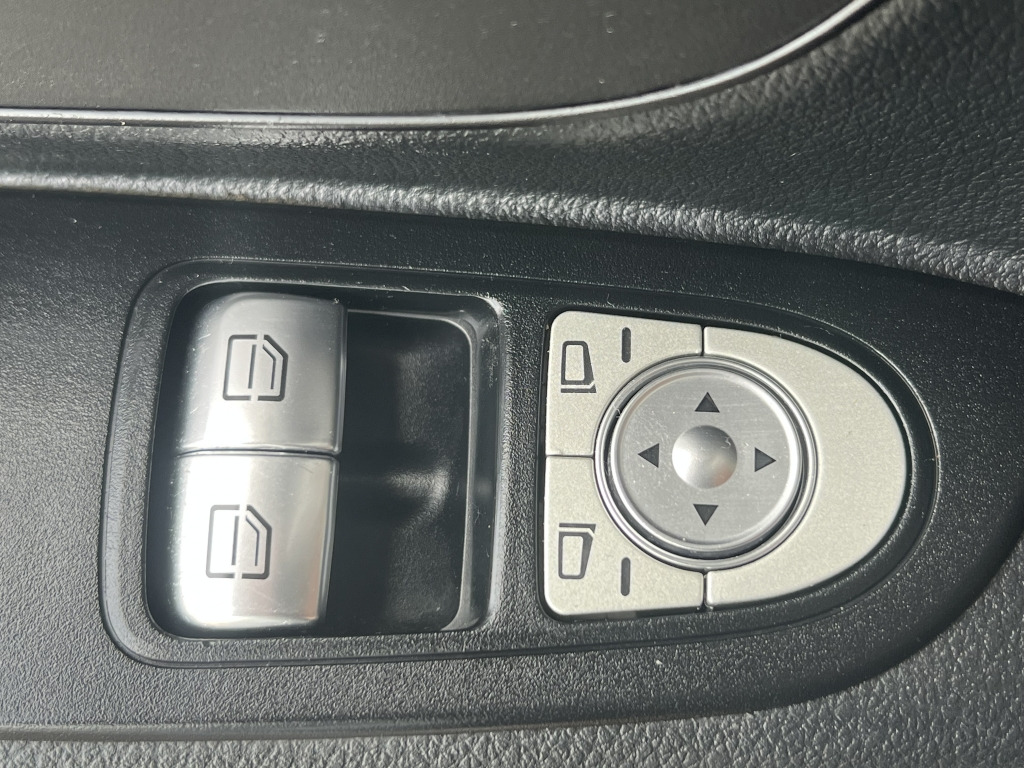Mercedes-Benz Vito 110 CDI Lang Klima 3-Sitzer Heckflügeltüren - Kleintransporter: das Bild 3 Mercedes-Benz Vito 110 CDI Lang Klima 3-Sitzer Heckflügeltüren - Kleintransporter: das Bild 3