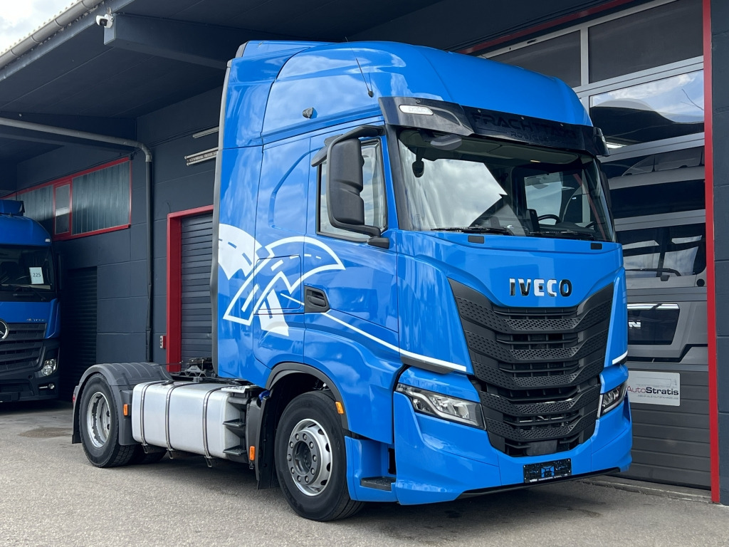 Iveco S-WAY AS440S48 Stralis Intarder 2x Kühlschrank - Sattelzugmaschine: das Bild 1 Iveco S-WAY AS440S48 Stralis Intarder 2x Kühlschrank - Sattelzugmaschine: das Bild 1
