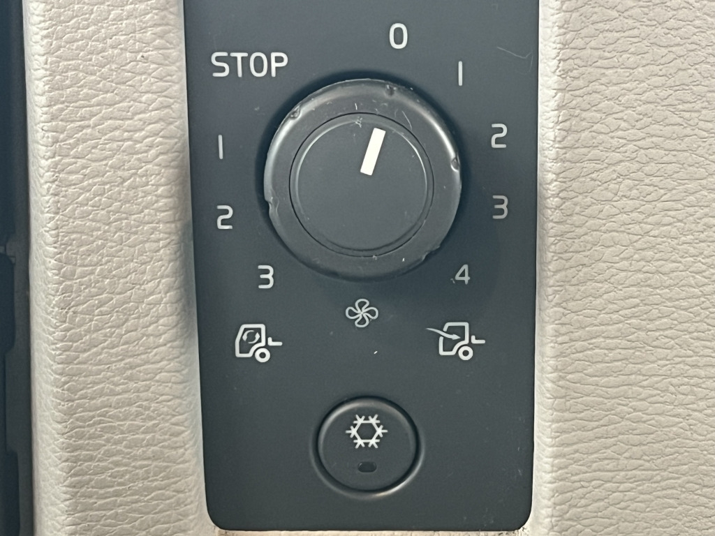 Volvo FL 260 7,2m LBW Klima Tempomat AHK Orig. 125'km - Plane LKW: das Bild 2 Volvo FL 260 7,2m LBW Klima Tempomat AHK Orig. 125'km - Plane LKW: das Bild 2