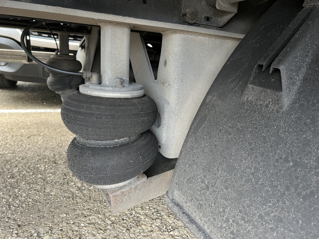 Wecon AZ218LN Jumbo Tandem 7,6m P+P Luftfederung - Planenanhänger: das Bild 4 Wecon AZ218LN Jumbo Tandem 7,6m P+P Luftfederung - Planenanhänger: das Bild 4