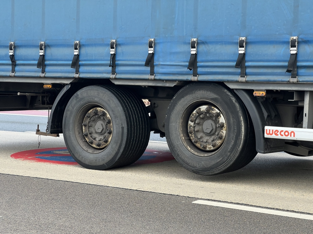 Wecon AZ218LN Jumbo Tandem 7,6m P+P Luftfederung - Planenanhänger: das Bild 3 Wecon AZ218LN Jumbo Tandem 7,6m P+P Luftfederung - Planenanhänger: das Bild 3