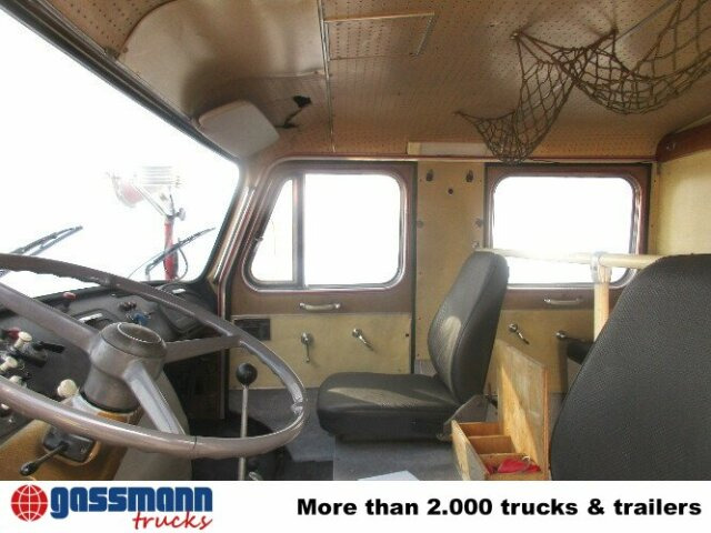MAN 450 HALF TRO-TLF 16 - Krankenwagen: das Bild 3 MAN 450 HALF TRO-TLF 16 - Krankenwagen: das Bild 3