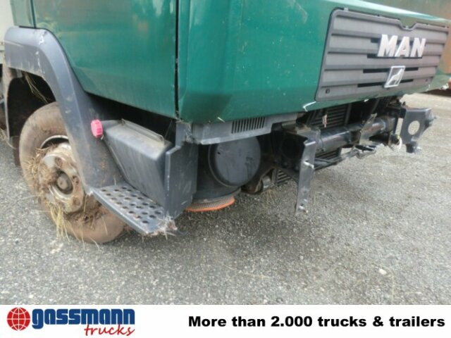 MAN L33 8.180 C 4x2, Unfallfahrzeug mit - Koffer LKW: das Bild 4 MAN L33 8.180 C 4x2, Unfallfahrzeug mit - Koffer LKW: das Bild 4