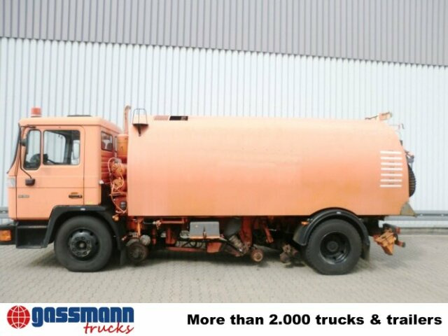 MAN M03 14.152 4x2, Schienenkehrmaschine - Kehrmaschine: das Bild 4 MAN M03 14.152 4x2, Schienenkehrmaschine - Kehrmaschine: das Bild 4