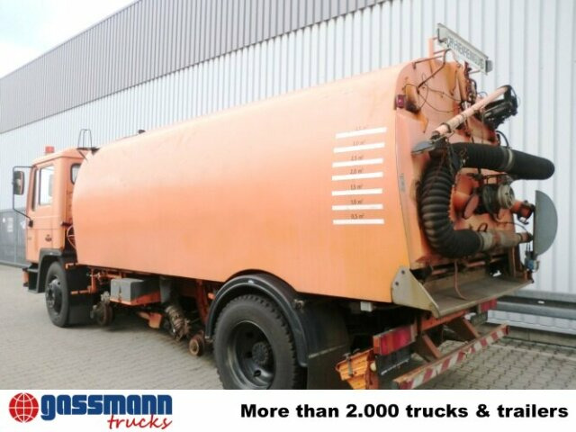 MAN M03 14.152 4x2, Schienenkehrmaschine - Kehrmaschine: das Bild 5 MAN M03 14.152 4x2, Schienenkehrmaschine - Kehrmaschine: das Bild 5