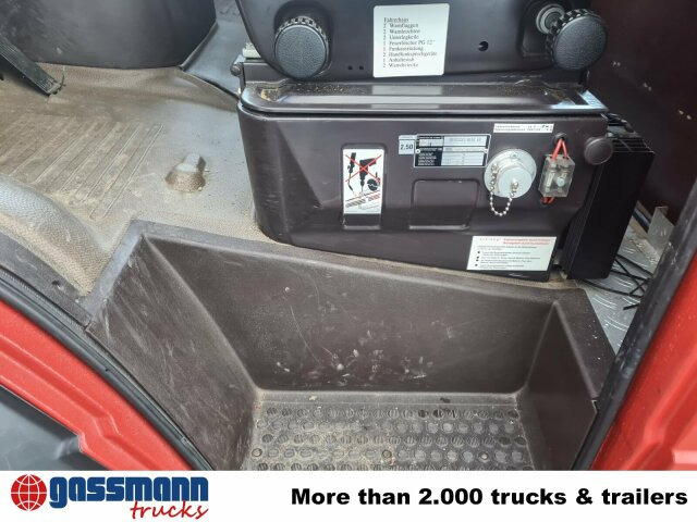 Mercedes-Benz 814 D 4x2 Doka, LF 8/6 - Feuerwehrfahrzeug: das Bild 4 Mercedes-Benz 814 D 4x2 Doka, LF 8/6 - Feuerwehrfahrzeug: das Bild 4