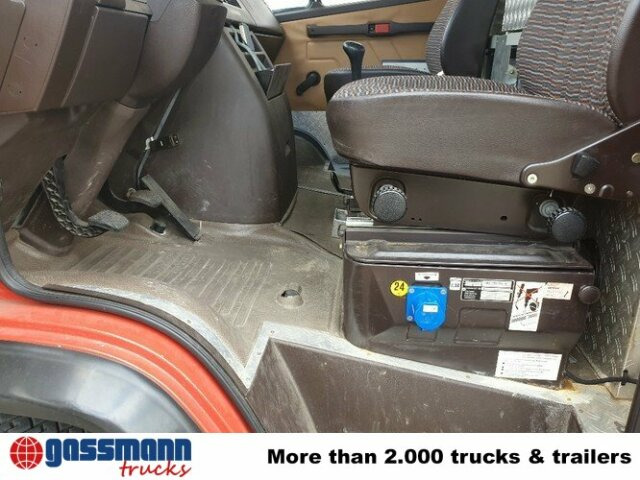 Mercedes-Benz 814 D TLF 8/6 4x2, DOKA, Feuerwehr - Feuerwehrfahrzeug: das Bild 2 Mercedes-Benz 814 D TLF 8/6 4x2, DOKA, Feuerwehr - Feuerwehrfahrzeug: das Bild 2