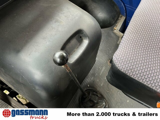 Mercedes-Benz L 407 D 4x2 Doka, Ex-THW - Pritsche LKW: das Bild 3 Mercedes-Benz L 407 D 4x2 Doka, Ex-THW - Pritsche LKW: das Bild 3