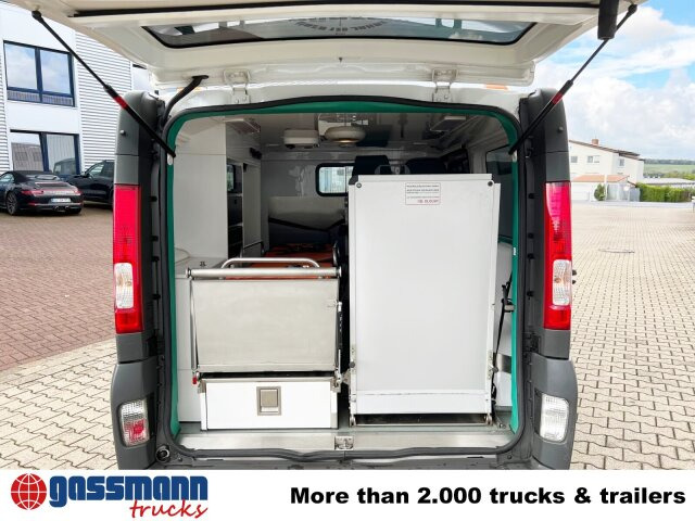 Renault Trafik 2.0 dCi115 4x2, Krankentransporter - Krankenwagen: das Bild 2 Renault Trafik 2.0 dCi115 4x2, Krankentransporter - Krankenwagen: das Bild 2