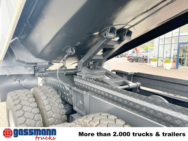 Tatra Phoenix 8x8, Stahlmulde ca. 22m³, hydr. - Muldenkipper/ Dumper: das Bild 2 Tatra Phoenix 8x8, Stahlmulde ca. 22m³, hydr. - Muldenkipper/ Dumper: das Bild 2