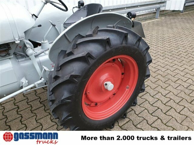 Traktor DL25 - Traktor: das Bild 2 Traktor DL25 - Traktor: das Bild 2