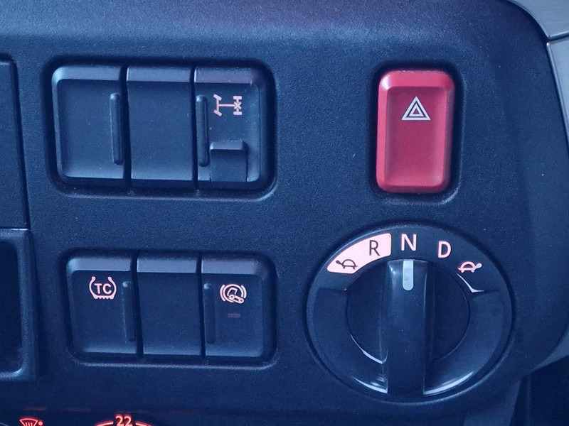 Sattelzugmaschine DAF XF 460 SuperSpaceCab 4x2 - Full air - Night Clima - TV -Microwave - Full spoiler - Navi: das Bild 15