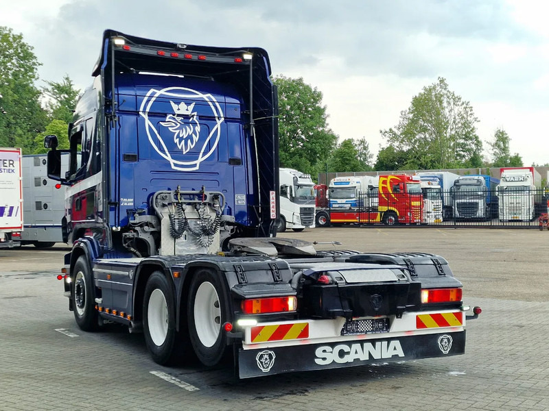 Scania R560 V8 Highline 6x2 - Show truck - Manual gearbox - 2.90 WB - PTO/Hydraulic - Double glazed - Sattelzugmaschine: das Bild 5 Scania R560 V8 Highline 6x2 - Show truck - Manual gearbox - 2.90 WB - PTO/Hydraulic - Double glazed - Sattelzugmaschine: das Bild 5