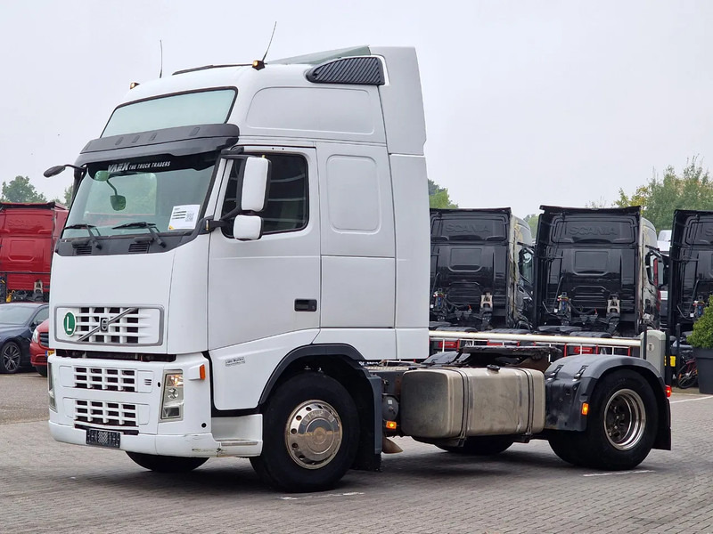 Volvo FH 13.440 Globetrotter XL 4x2 - Manual gearbox - Euro 5 - Low KM - Sattelzugmaschine: das Bild 3 Volvo FH 13.440 Globetrotter XL 4x2 - Manual gearbox - Euro 5 - Low KM - Sattelzugmaschine: das Bild 3