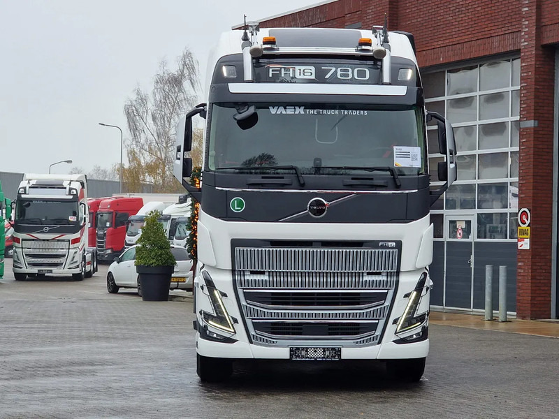 Volvo FH 16.780 8x4*4 Globetrotter XL - 245T GCW - New - Full air - I parkcool - Retarder - Sattelzugmaschine: das Bild 2 Volvo FH 16.780 8x4*4 Globetrotter XL - 245T GCW - New - Full air - I parkcool - Retarder - Sattelzugmaschine: das Bild 2