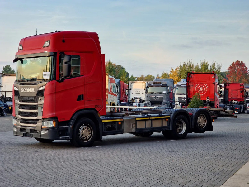 Scania S500 NGS Highline 6x2 - BDF - Full air - Navi - Retarder - Containerwagen/ Wechselfahrgestell LKW: das Bild 3 Scania S500 NGS Highline 6x2 - BDF - Full air - Navi - Retarder - Containerwagen/ Wechselfahrgestell LKW: das Bild 3
