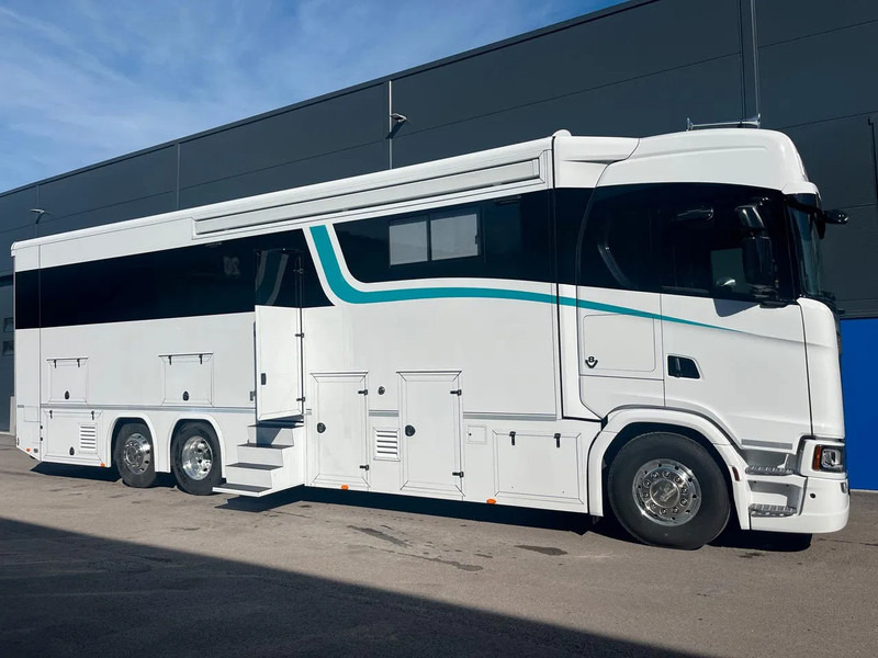 Scania S590 V8 6x2 Camper / Motorhome - New 2025 - Garage - Slide out - - Wohnmobil: das Bild 3 Scania S590 V8 6x2 Camper / Motorhome - New 2025 - Garage - Slide out - - Wohnmobil: das Bild 3