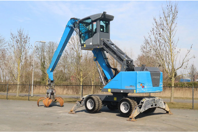 Fuchs MHL 320 | PEEL GRAB | UMSCHLAG | GOOD TIRES - Umschlagbagger: das Bild 3 Fuchs MHL 320 | PEEL GRAB | UMSCHLAG | GOOD TIRES - Umschlagbagger: das Bild 3