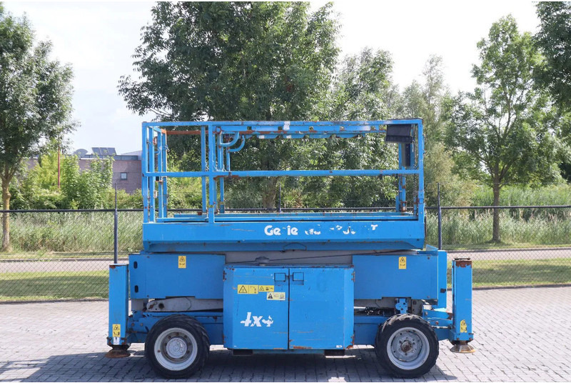 Genie GS-3369 RT | 12 METER | 454 kg - Scherenbühne: das Bild 1 Genie GS-3369 RT | 12 METER | 454 kg - Scherenbühne: das Bild 1