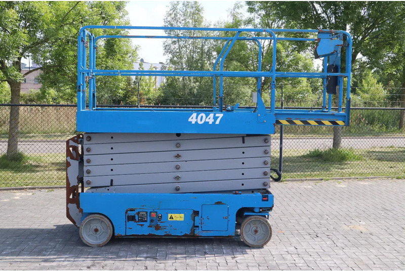 Genie GS-4047 | 14 METER | 350 KG - Scherenbühne: das Bild 4 Genie GS-4047 | 14 METER | 350 KG - Scherenbühne: das Bild 4