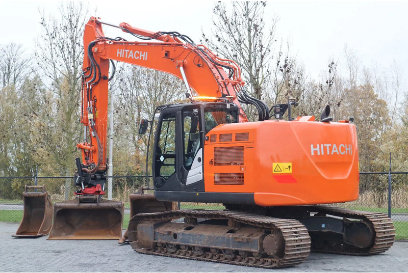 Hitachi ZX225 USRLC-6 | ROTOTILT | 3X BUCKET | TOPCON 3D MC GPS - Kettenbagger: das Bild 3 Hitachi ZX225 USRLC-6 | ROTOTILT | 3X BUCKET | TOPCON 3D MC GPS - Kettenbagger: das Bild 3