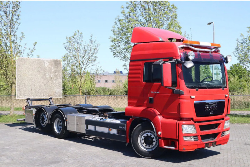 MAN TGS 26.360 | 6X2 | BDF | ONLY 80.000 KM! | EURO 5 - Fahrgestell LKW: das Bild 2 MAN TGS 26.360 | 6X2 | BDF | ONLY 80.000 KM! | EURO 5 - Fahrgestell LKW: das Bild 2