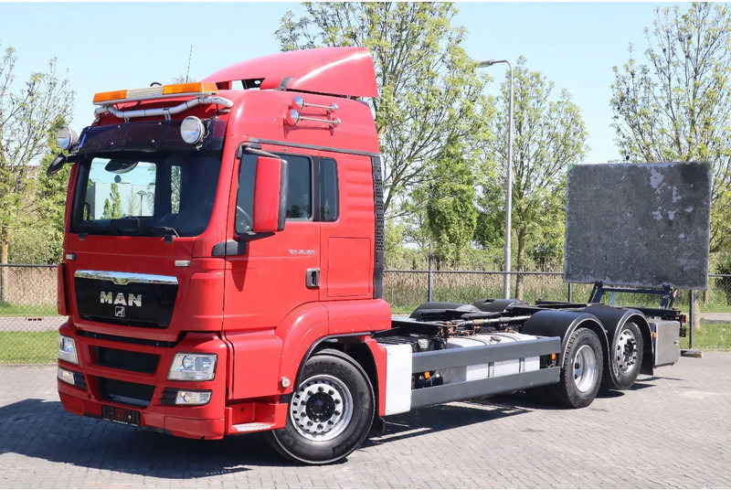 MAN TGS 26.360 | 6X2 | BDF | ONLY 80.000 KM! | EURO 5 - Fahrgestell LKW: das Bild 1 MAN TGS 26.360 | 6X2 | BDF | ONLY 80.000 KM! | EURO 5 - Fahrgestell LKW: das Bild 1