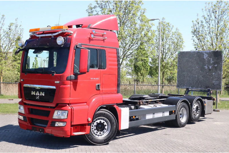 MAN TGS 26.360 | 6X2 | BDF | ONLY 80.000 KM! | EURO 5 - Fahrgestell LKW: das Bild 1 MAN TGS 26.360 | 6X2 | BDF | ONLY 80.000 KM! | EURO 5 - Fahrgestell LKW: das Bild 1