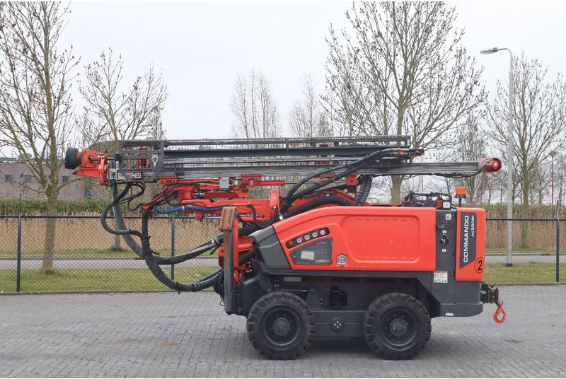 Sandvik 2 PIECES COMMANDO DC 300 RI S5 | ONLY 470 DRILLING HOURS - Bohrgerät: das Bild 4 Sandvik 2 PIECES COMMANDO DC 300 RI S5 | ONLY 470 DRILLING HOURS - Bohrgerät: das Bild 4