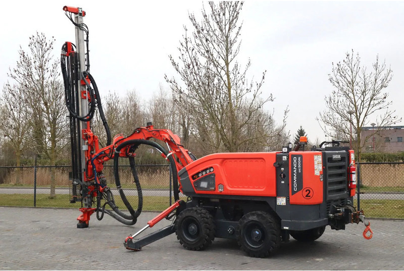 Sandvik 2 PIECES COMMANDO DC 300 RI S5 | ONLY 470 DRILLING HOURS - Bohrgerät: das Bild 3 Sandvik 2 PIECES COMMANDO DC 300 RI S5 | ONLY 470 DRILLING HOURS - Bohrgerät: das Bild 3