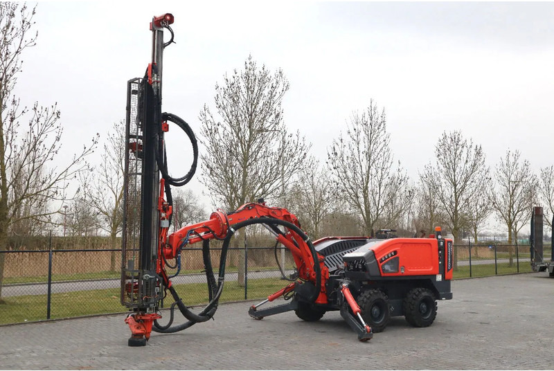 Sandvik 2 PIECES COMMANDO DC 300 RI S5 | ONLY 470 DRILLING HOURS - Bohrgerät: das Bild 2 Sandvik 2 PIECES COMMANDO DC 300 RI S5 | ONLY 470 DRILLING HOURS - Bohrgerät: das Bild 2