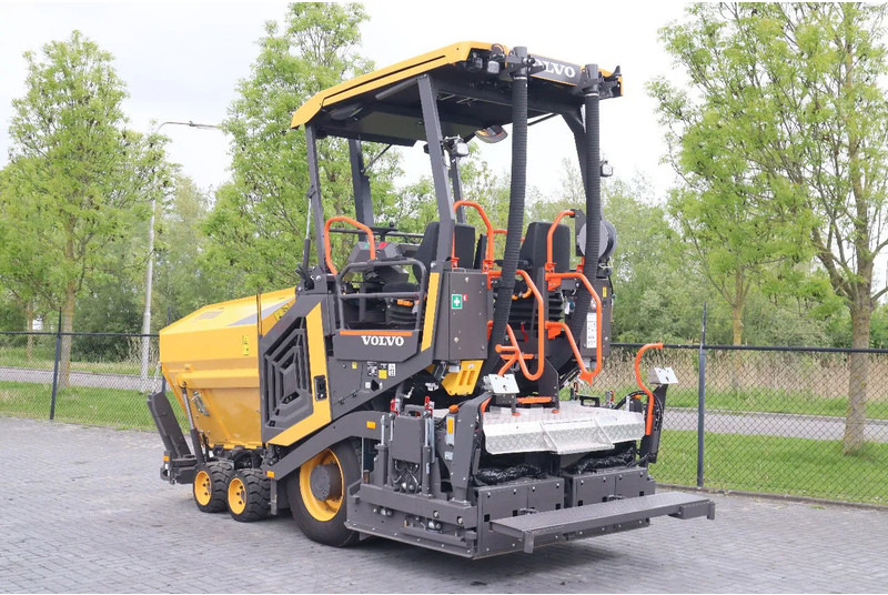 Volvo P2870 D ABG | ASPHALT PAVER | NEW / UNUSED | BOMAG BF300 - Asphalttechnik: das Bild 3 Volvo P2870 D ABG | ASPHALT PAVER | NEW / UNUSED | BOMAG BF300 - Asphalttechnik: das Bild 3