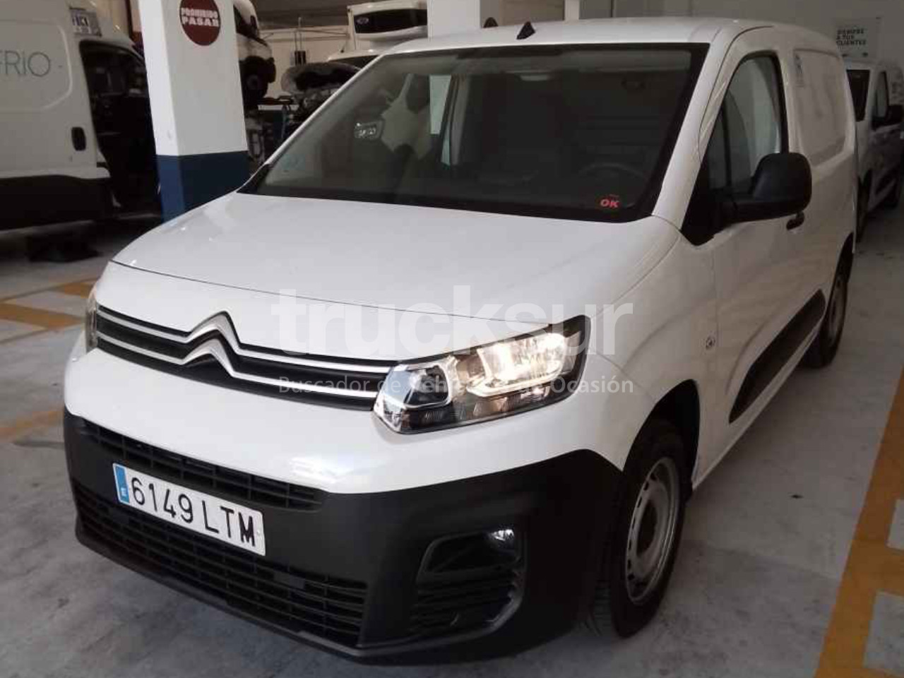 CITROEN BERLINGO IR - Koffer Transporter: das Bild 1 CITROEN BERLINGO IR - Koffer Transporter: das Bild 1