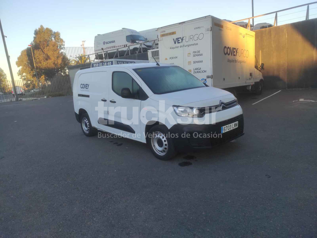 CITROEN BERLINGO XL - Koffer Transporter: das Bild 1 CITROEN BERLINGO XL - Koffer Transporter: das Bild 1