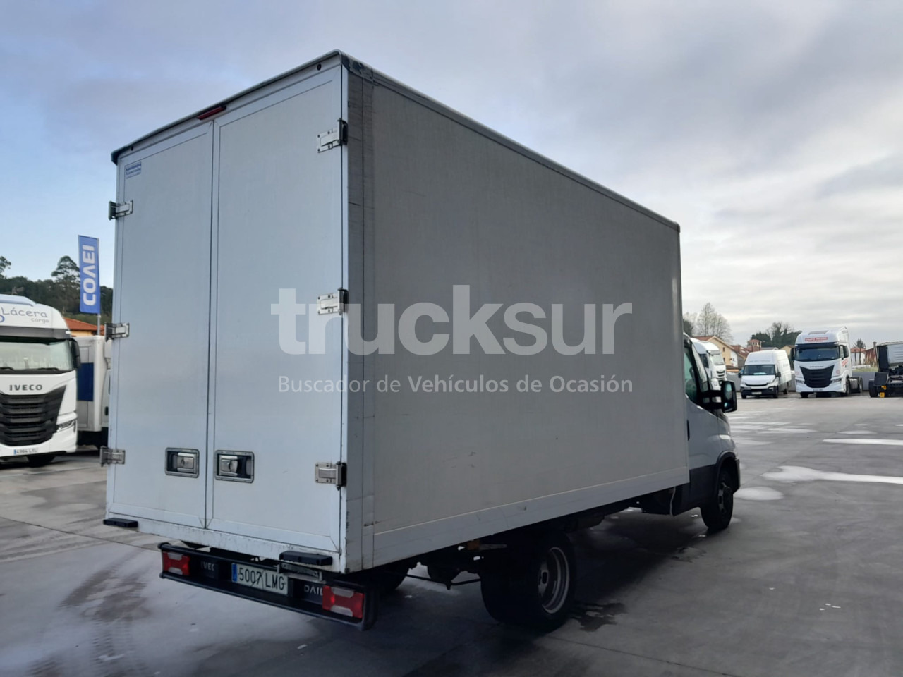 IVECO DAILY 35C16H - Koffer Transporter: das Bild 3 IVECO DAILY 35C16H - Koffer Transporter: das Bild 3