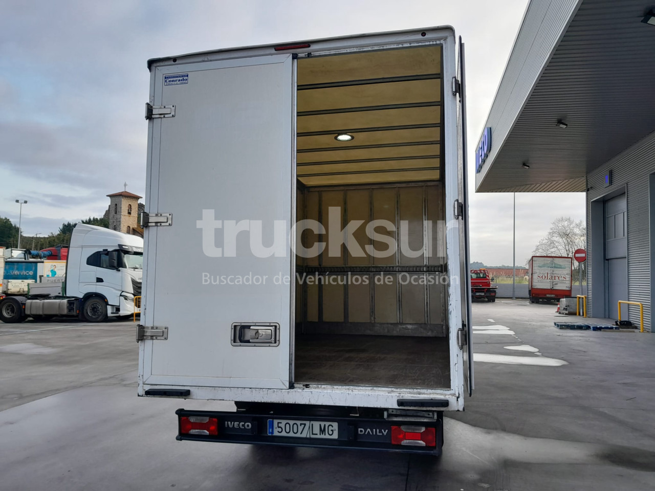 IVECO DAILY 35C16H - Koffer Transporter: das Bild 5 IVECO DAILY 35C16H - Koffer Transporter: das Bild 5